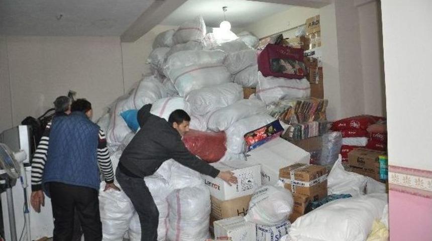 Tekirdağ&rsquo;dan Bayırbucak T&uuml;rkmenlerine 3 Tır Dolusu Yardım