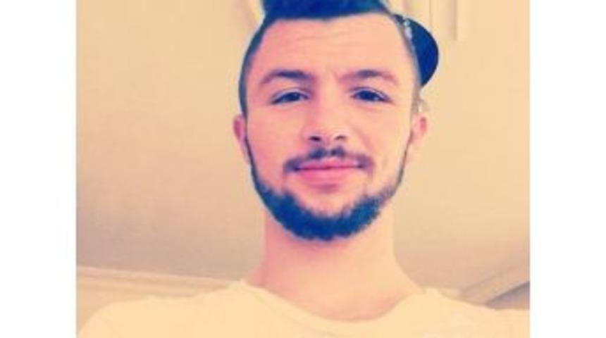 Otomobilin &Ccedil;arptığı Gen&ccedil; Ağır Yaralandı