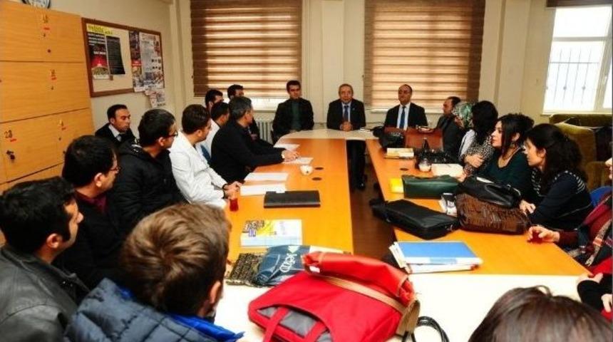 Rekt&ouml;r Battal Okulları Ziyaret Etti