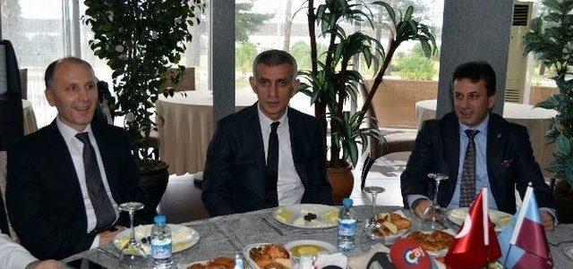 Trabzonspor Başkan Adayları Kahvaltıda Bir Araya Geldi