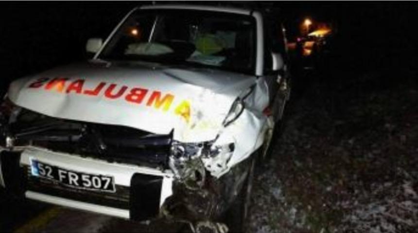 Ordu&rsquo;da Ambulans Kazası: 3 Yaralı