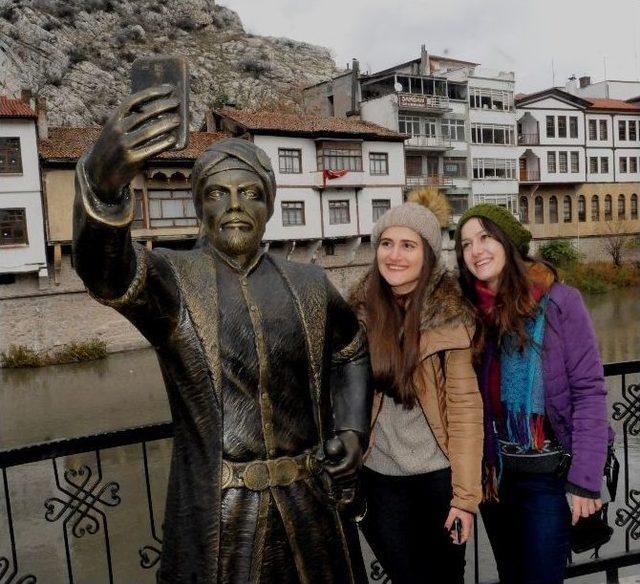 Tıp Öğrencileri Şehzade İle ’selfie’ Yaptı