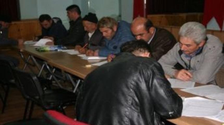 Dinar&rsquo;da Avcılık Kursunda Başarılı Olan 28 Kişi Avcılık Belgesi Aldı