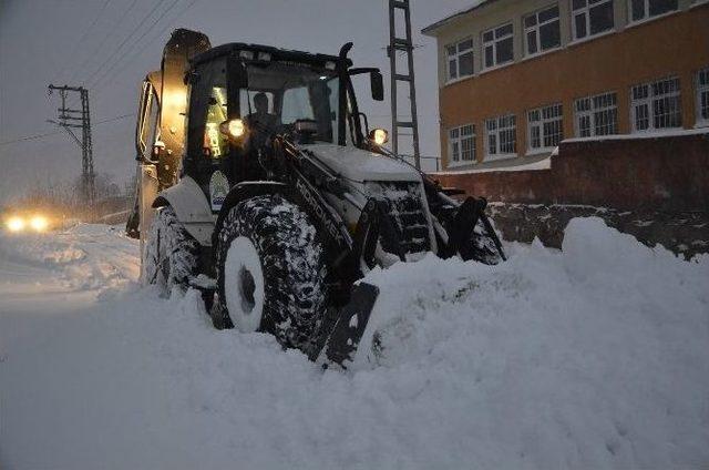 Tatvan Belediyesi’nden Kar Mesaisi