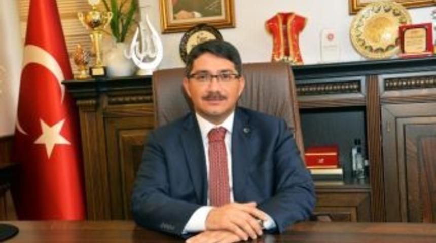 Başkan &Ccedil;elik&rsquo;in D&uuml;nya Kadın Hakları G&uuml;n&uuml; Mesajı