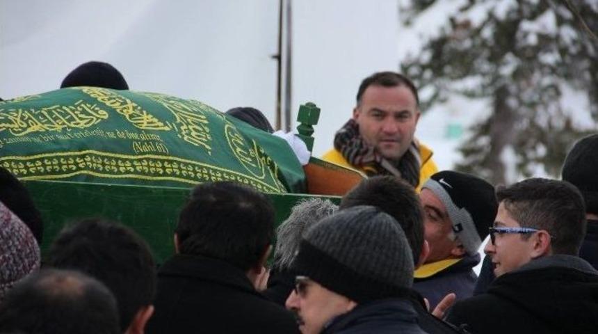 Bolu&rsquo;nun Uzun Muhtarı Toprağa Verildi