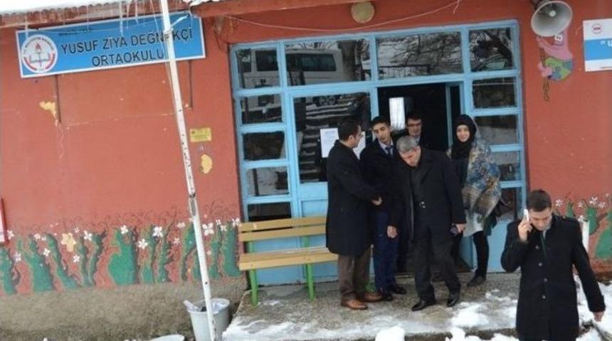 Sarı, Kiğı’da İncelemelerde Bulundu