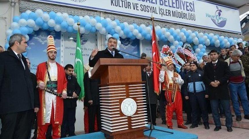 Bakan Tüfenkçi, Hayır Çarşısı’nın Açılışı Yaptı