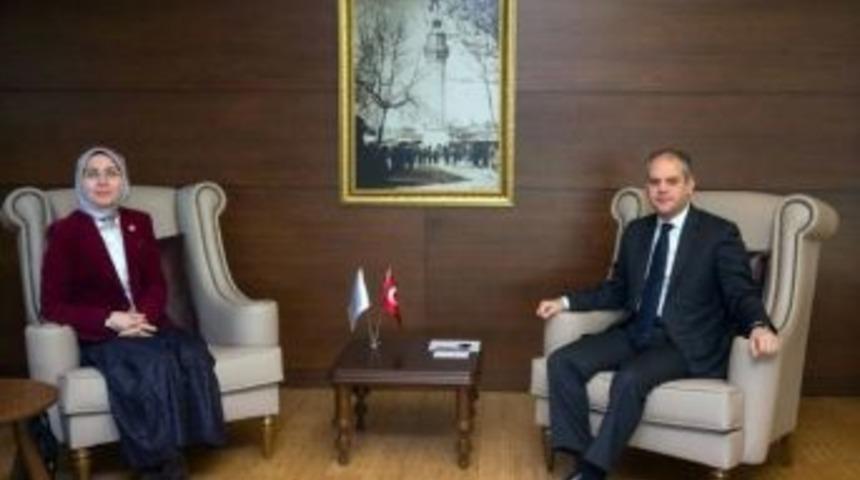 Kırcı&rsquo;dan, Bandırma&rsquo;ya Bin Kişilik Kapalı Spor Salonu M&uuml;jdesi