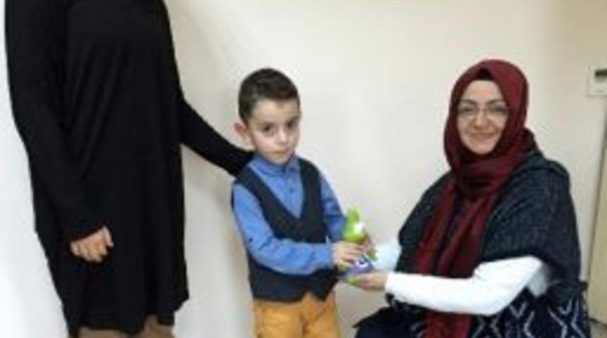 Nezaket Okulu &Ouml;ğrencisinden &Ouml;rnek Davranış