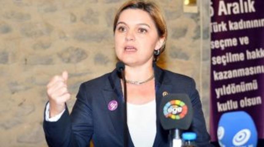 Siyasetin İzmirli Kadın &Ouml;nc&uuml;lerinden &Ouml;nemli Mesajlar