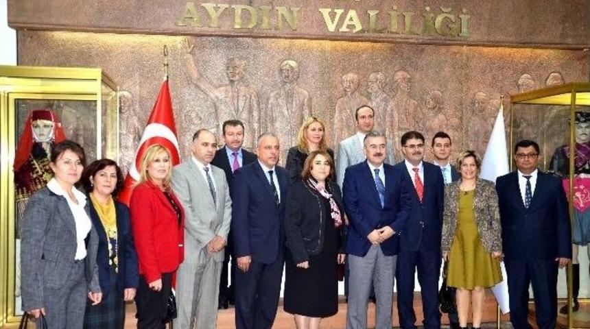 &Ouml;ğretmenlerden Vali Ayyıldız&rsquo;a Anlamlı Ziyaret