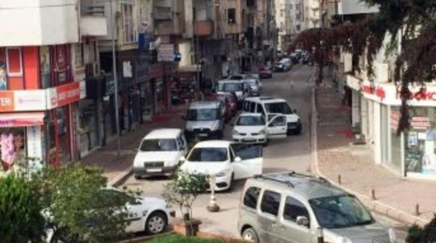 Fatsa&rsquo;da Kuyumcuyu Soymaya Kalkışan Hırsızlar, 4 Kişiyi Rehin Aldı