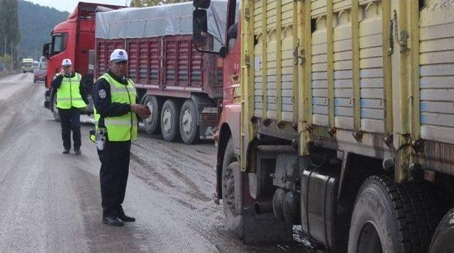 Yük Ve Yolcu Taşıyan Araçlar Denetlendi