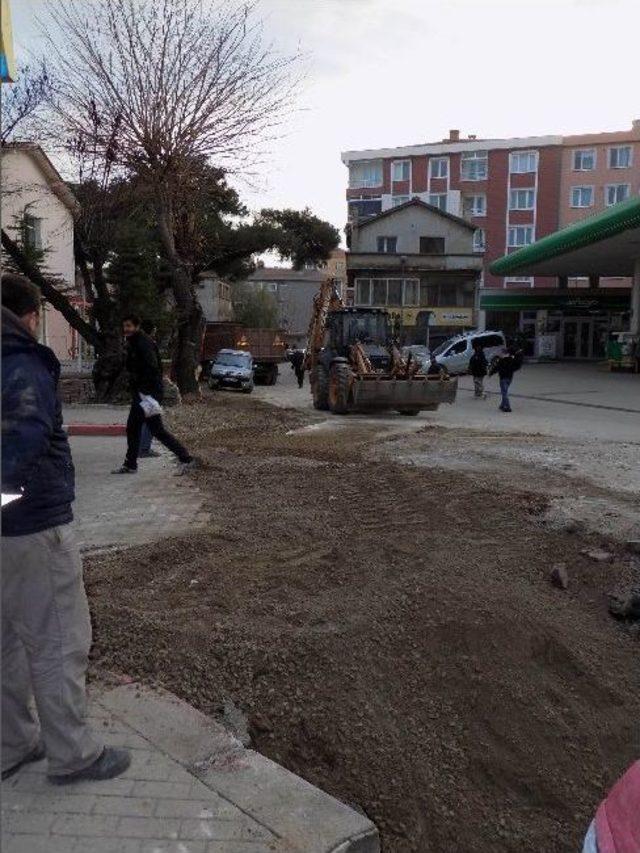 Kırklareli’nde Yol Düzenleme Ve Kanalizasyon Çalışmaları Sürüyor