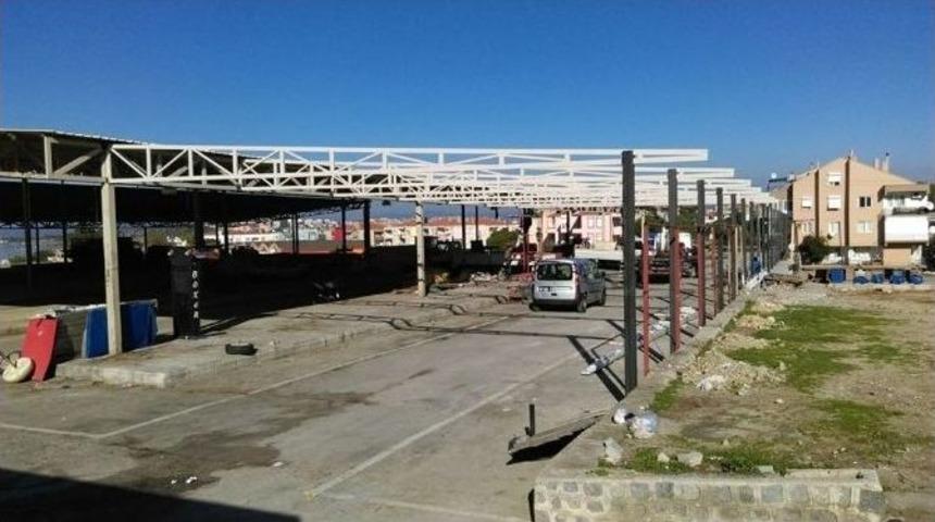 Ayvalık Belediyesi Armut&ccedil;uk Pazaryerinin A&ccedil;ık B&ouml;l&uuml;m&uuml;n&uuml; Kapatıyor