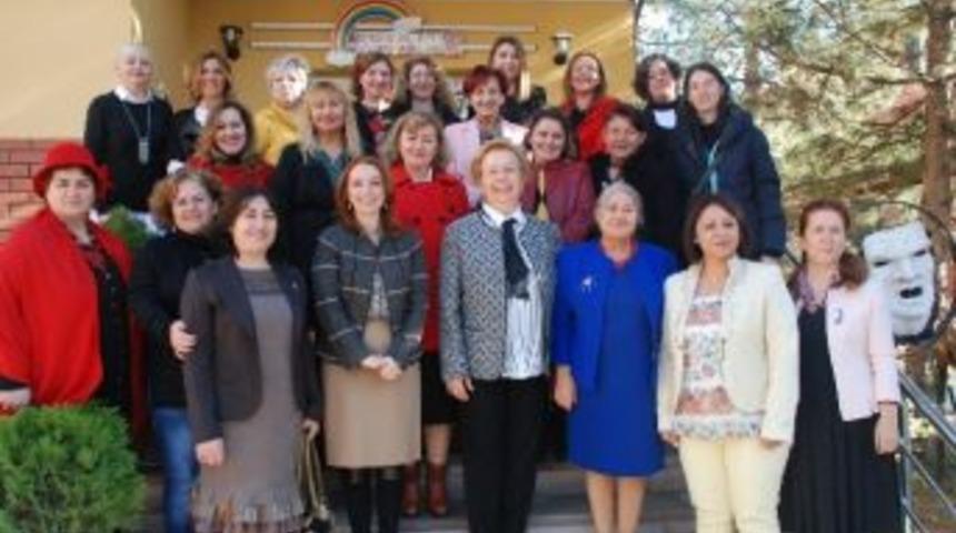 Kadınlara Se&ccedil;me Ve Se&ccedil;ilme Hakkının Verilişinin 81. Yılı