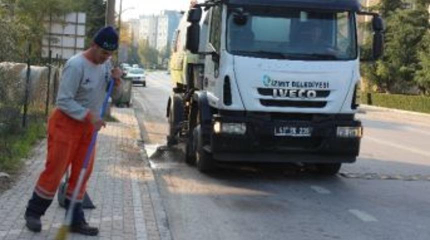 İzmit Sokakları 400 Temizlik G&ouml;revlisine Emanet