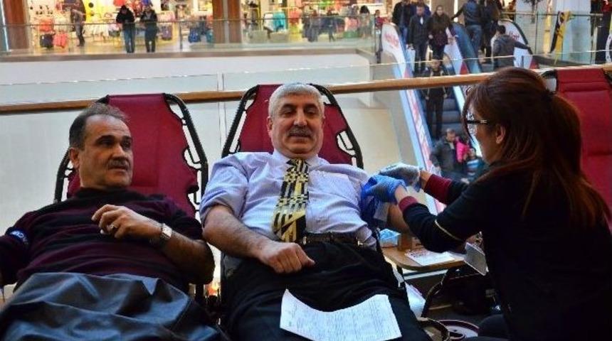 Malatya&rsquo; Kan Bağış Kampanyası D&uuml;zenlendi