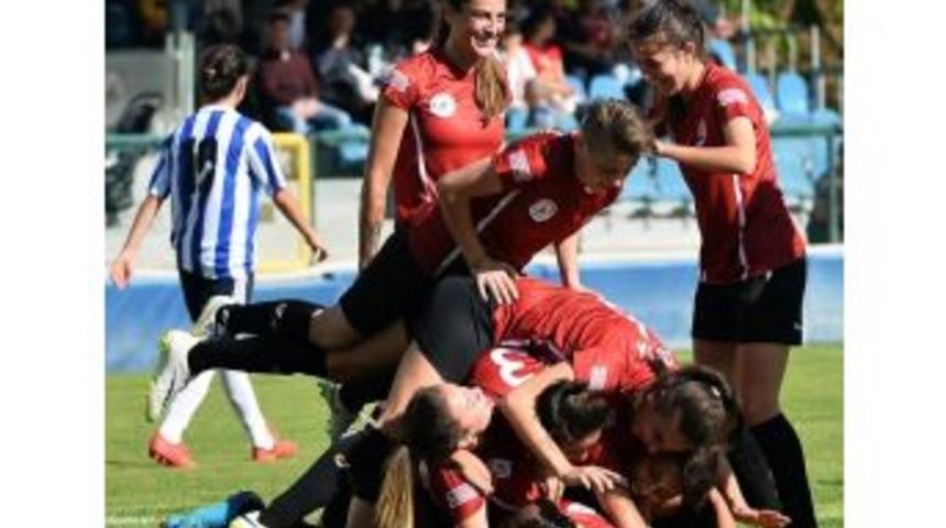 Muratpaşa&rsquo;nın Kadınları İzmir&rsquo;den Mutlu D&ouml;nd&uuml;