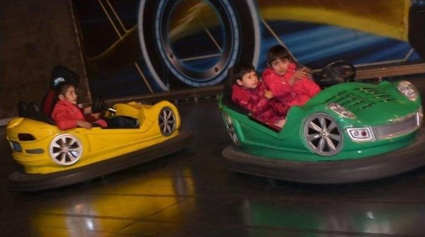 İşitme Engellilerin Mutlu G&uuml;n&uuml;