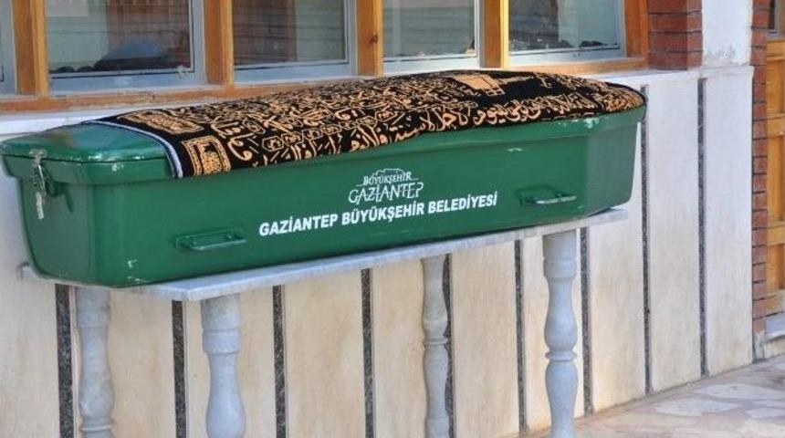 Kazada Yaralanan Kadın Hayatını Kaybetti