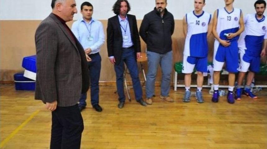 Orhangazi Belediyespor Basketbol Takımı Farklı Kazandı