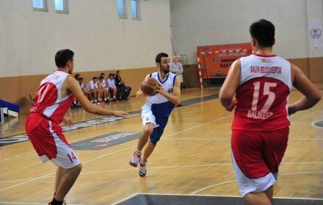 Orhangazi Belediyespor Basketbol Takımı Farklı Kazandı