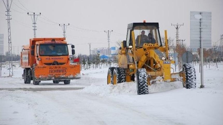 Kar Ve Buzlanmaya Karşı Acil M&uuml;dahale Ekipleri Hazır