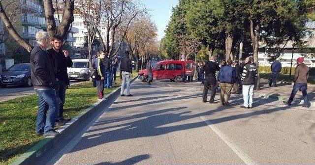 Bursa’da Takla Atan Araç Kameralara Böyle Yansıdı