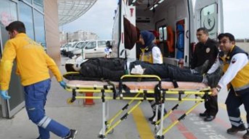 Motosikletten D&uuml;şen S&uuml;r&uuml;c&uuml; Yaralandı