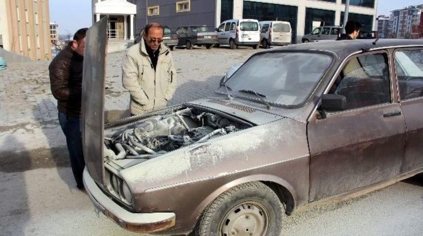 Seyir Halindeki Otomobil Alev Aldı