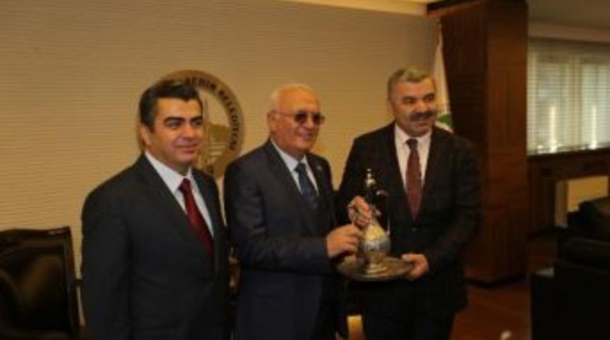 "kardeşimin Makamına Geldim"