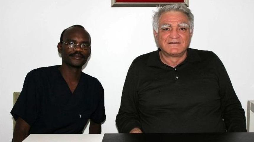 (&ouml;zel Haber) Sudan&rsquo;daki İ&ccedil; Savaştan Ka&ccedil;an Veterinerin Tek İsteği T&uuml;rk Vatandaşı Olmak