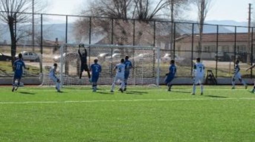 Emetspor, Hisarcık Belediyespor’u 2-0 Yenerek Liderliğini Sürdürdü