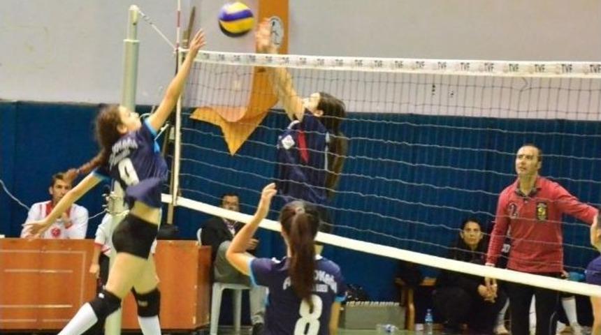 Adana&rsquo;da Okullararası Gen&ccedil; Kızlar Voleybol M&uuml;sabakaları Tamamlandı