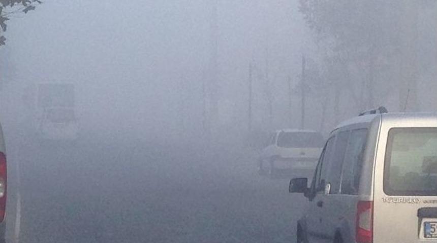 &Ccedil;orlu&rsquo;da Yoğun Sis Hayatı Olumsuz Etkiliyor