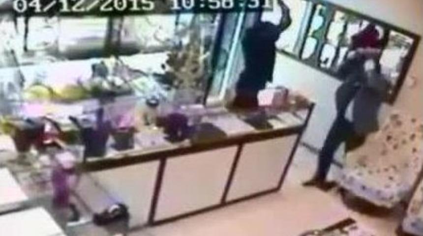 Kuyumcu&rsquo;da Dehşet Kamerada