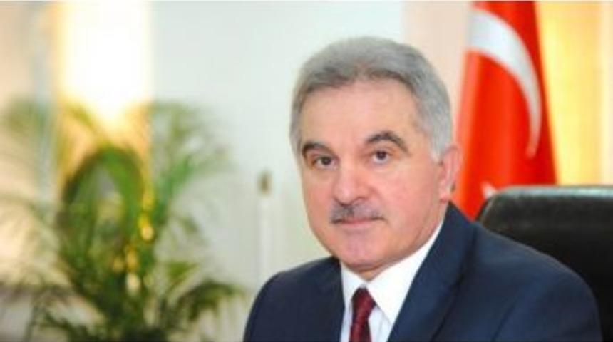 Rekt&ouml;r Elmas, T&uuml;rkiye&rsquo;de Sistem Değişikliğine Dikkat &Ccedil;ekti