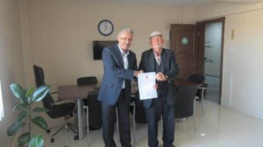 Mahalle Mezarlığı Dolunca Arsasını Bağışladı