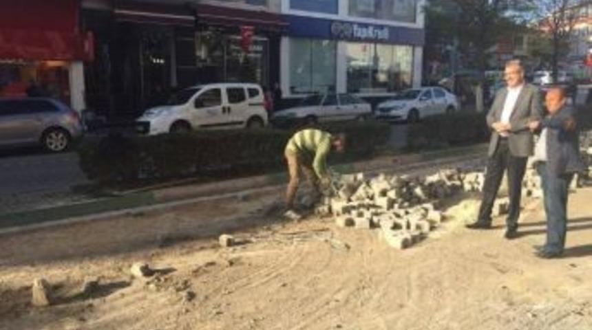 Karacabey&rsquo;de Yol &Ccedil;alışmaları