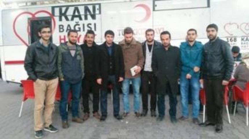 Malatya Gen&ccedil;lik Konseyi&rsquo;nden Kızılay&rsquo;a Destek