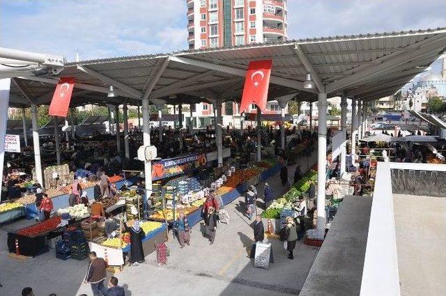 Yüreğir’in İlk Kapalı Semt Pazarı Açıldı