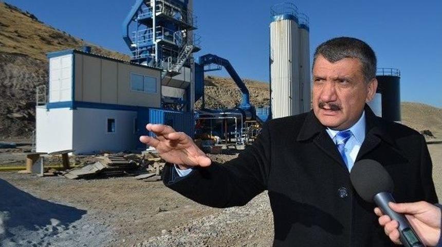 Başkan Gürkan, Asfalt Plenti Tesisi’ni İnceledi