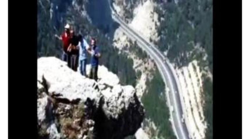 U&ccedil;urumun Kenarında Halay &Ccedil;ekip &Ccedil;iftetelli Oynadılar