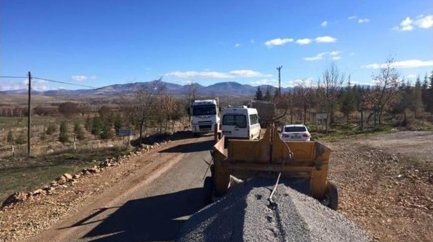 Beyşehir&rsquo;de Yol &Ccedil;alışmaları S&uuml;r&uuml;yor