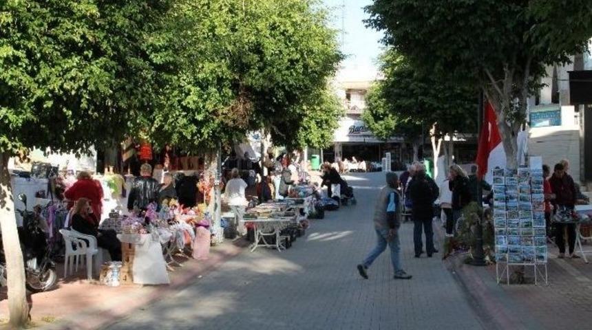 Almanlar&rsquo;dan Sokak Hayvanları İ&ccedil;in Kermes