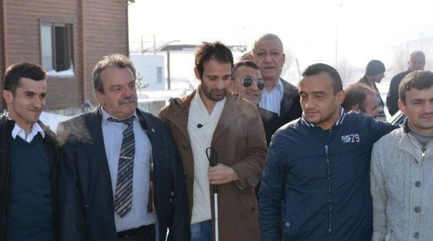 Engelleri Aşarak Atatürk’ü Ziyaret Ettiler