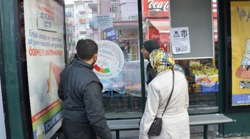 Tokat&rsquo;ta Otob&uuml;s Duraklarına Bki Hesaplama Cetveli Asıldı