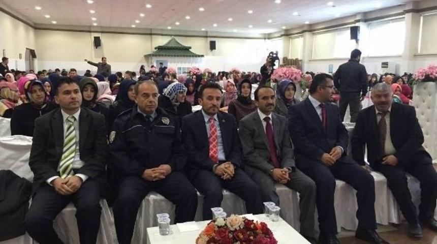 &Ccedil;umra&rsquo;da Liselerarası M&uuml;nazara Yarışmasının Finalistleri Belli Oldu